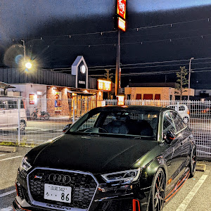 RS3 セダン