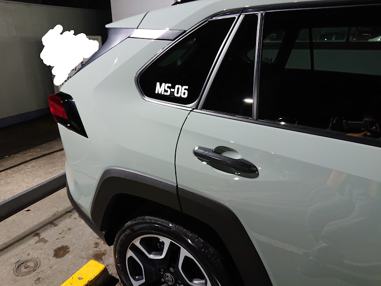 RAV4の洗車・ステッカー・DIYに関するカスタム事例の投稿画像1枚目