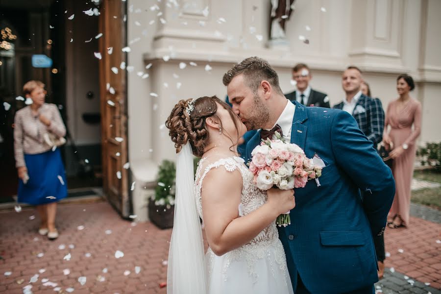 Wedding photographer Piotr Skowronek (memorialstudio). Photo of 25 February 2020