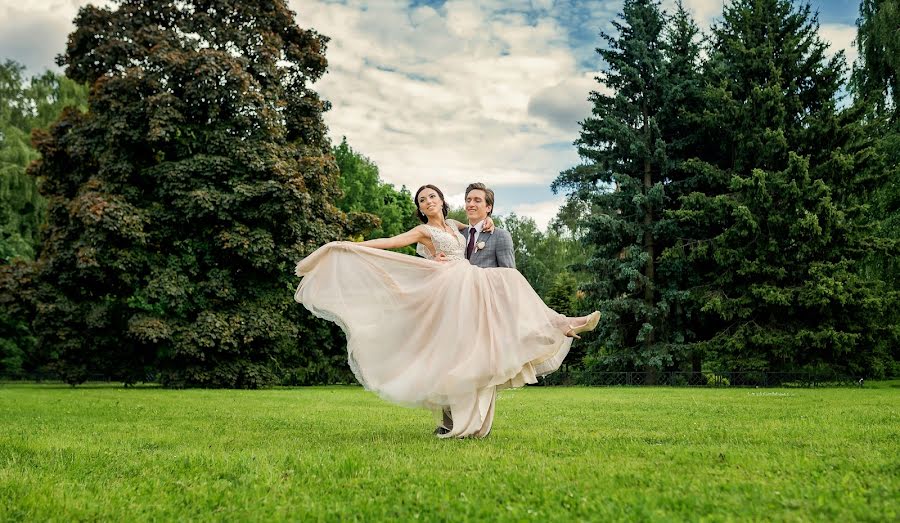 婚禮攝影師Anastasiya Ru（whitefoto）。2017 8月25日的照片