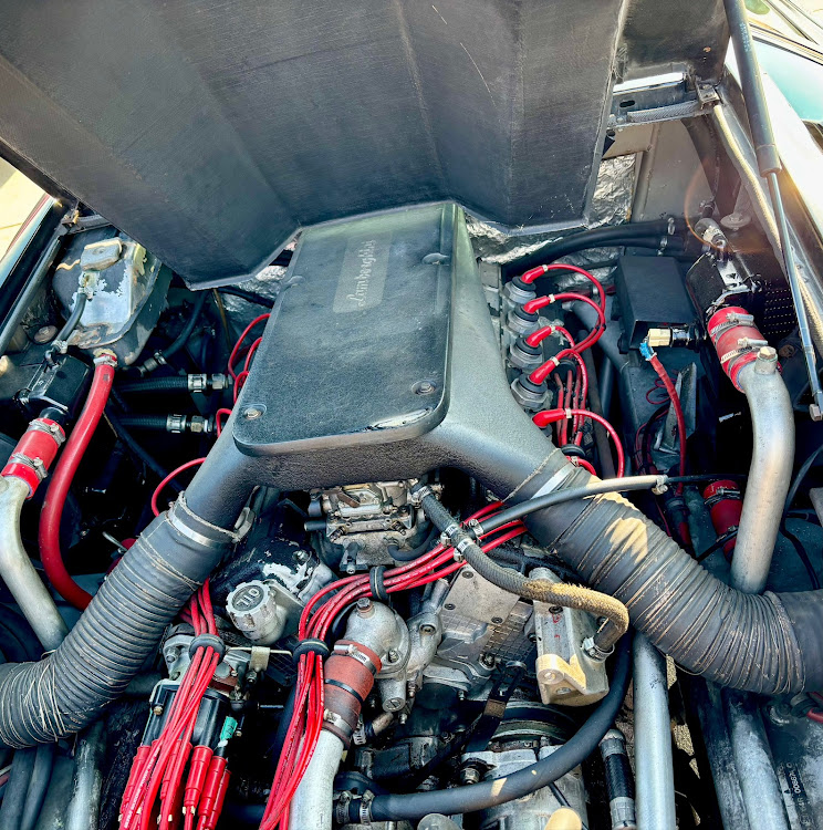 カプチーノの霞チューン・霞埠頭・車好きの集まる憩いの場を大切に❗️・カウンタックとコラボ・フロアマットをカスタムに関するカスタム事例の投稿画像6枚目