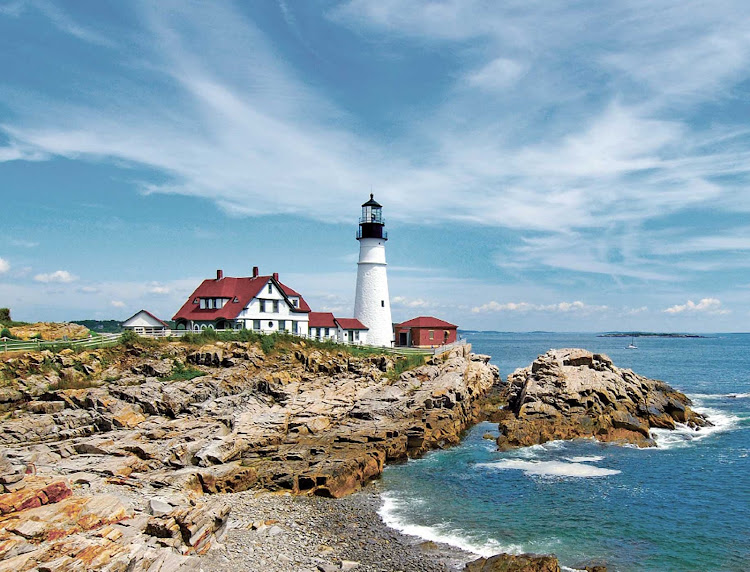 Hop on American Cruise Lines and visit Maine Harbor to see a beautiful lighthouse and impressive neo-colonial architecture.