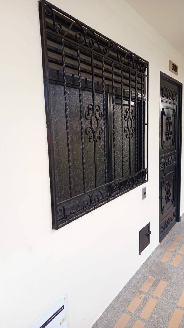Apartaestudio En Arriendo -  Belen Rosales, Medellín