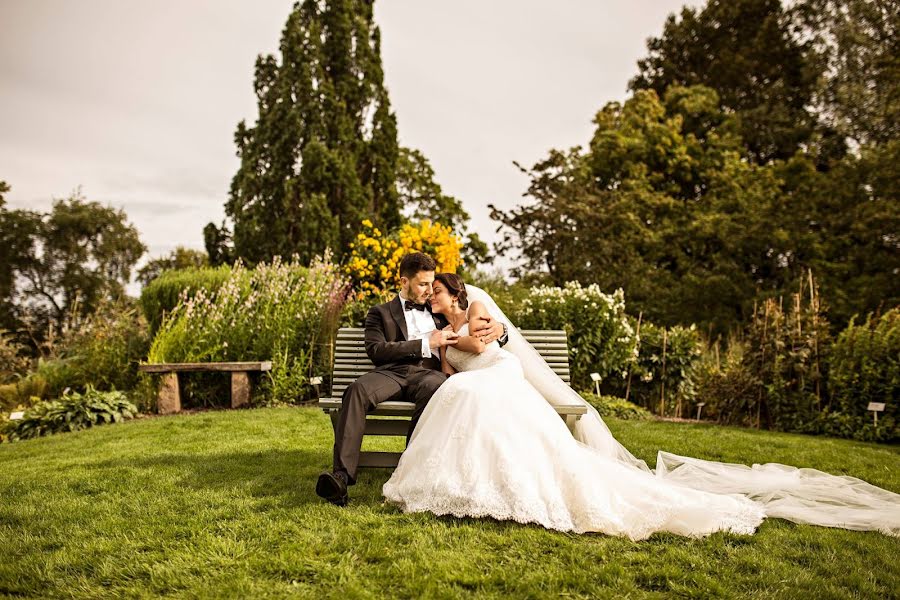 Fotografo di matrimoni Iris Engen Skadal (irisengen). Foto del 17 novembre 2021