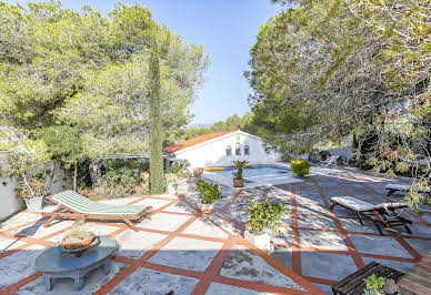 Maison avec jardin et terrasse 1