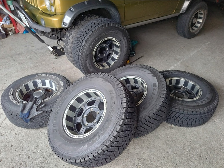 ジムニーシエラのjb43w・稚内市・245/75R16・地味作業もしてる・冬タイヤげと～(・∀・)に関するカスタム事例の投稿画像6枚目