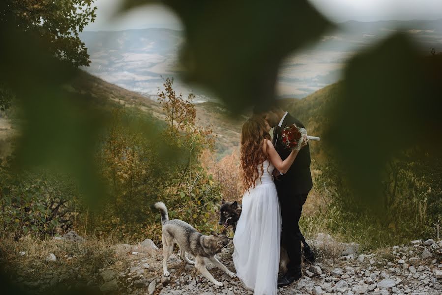 Fotógrafo de casamento Stefan Kamenov (stefankamenov). Foto de 2 de outubro 2017