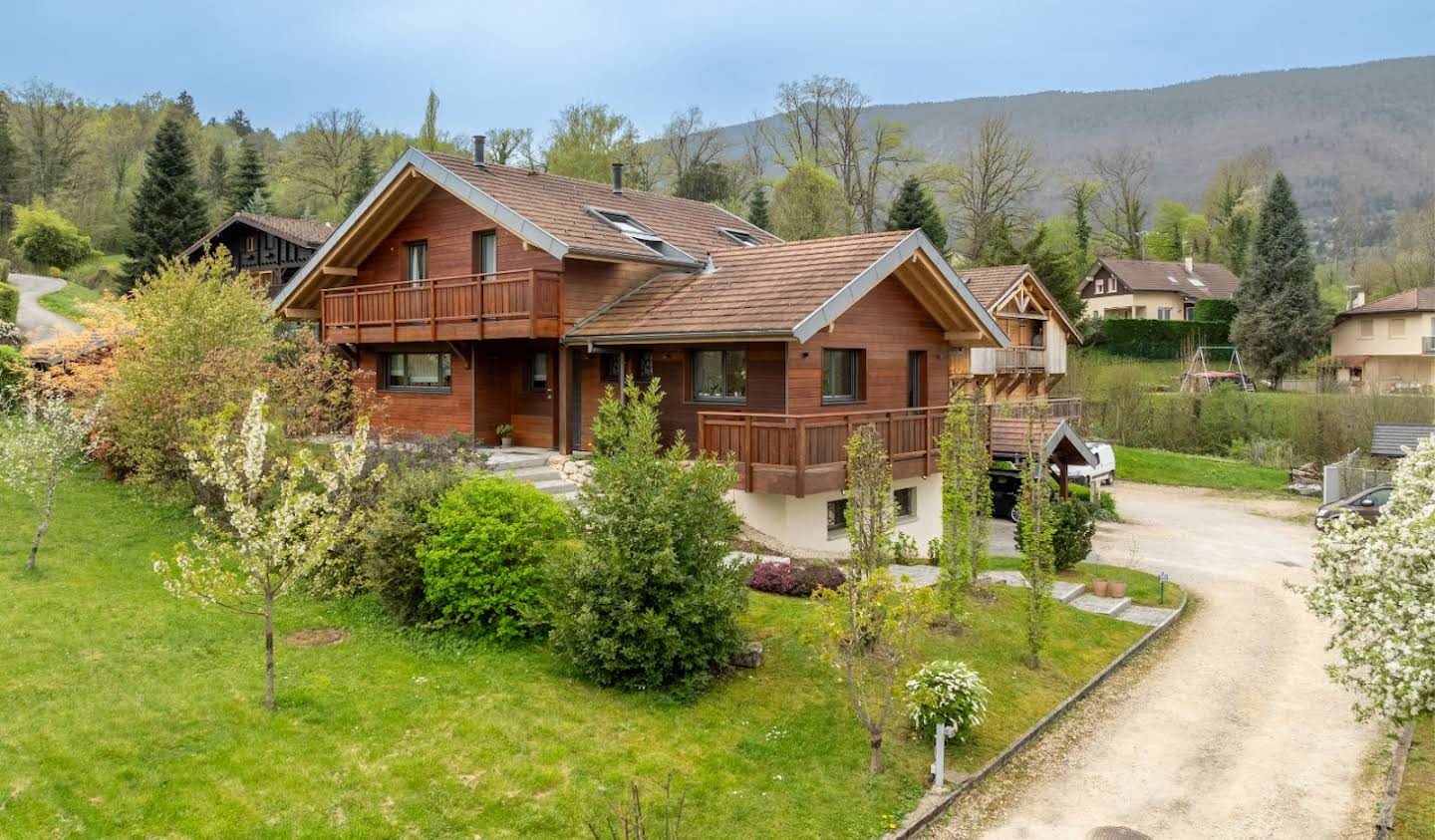 House with pool and terrace Saint-Jorioz