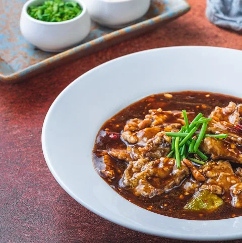 Stir Fried Lamb With Diced Chilli And Cashewnuts