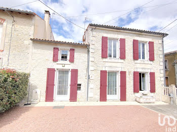 maison à Saint-Hilaire-la-Palud (79)