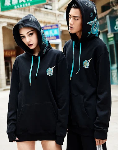 Hooded sweatshirt with embroidery - 3