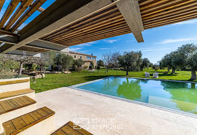 Maison avec piscine et terrasse 3