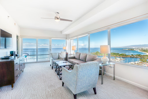 Property purchase in Honolulu (United States) - Living room with sea and marina view