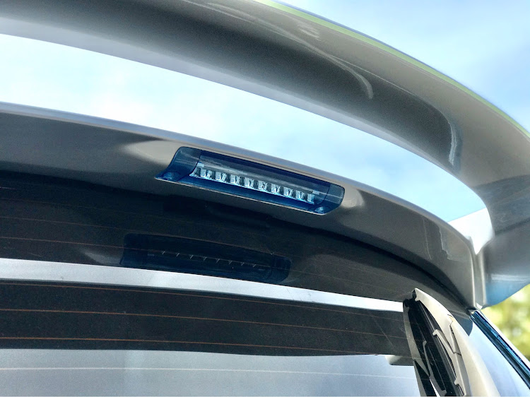 アクアのハイマウントストップランプ交換・こだわり車外パーツ・ネオピクセル・Neo pixelに関するカスタム事例の投稿画像1枚目