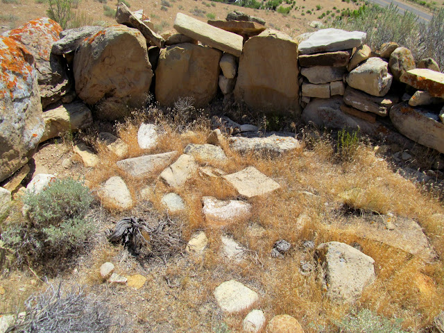 Pit house floor and wall