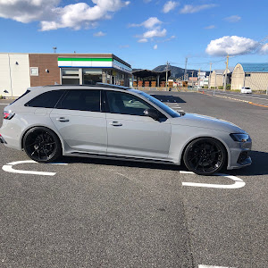 RS4 アバント B9