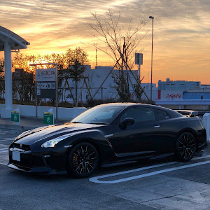 NISSAN GT-R