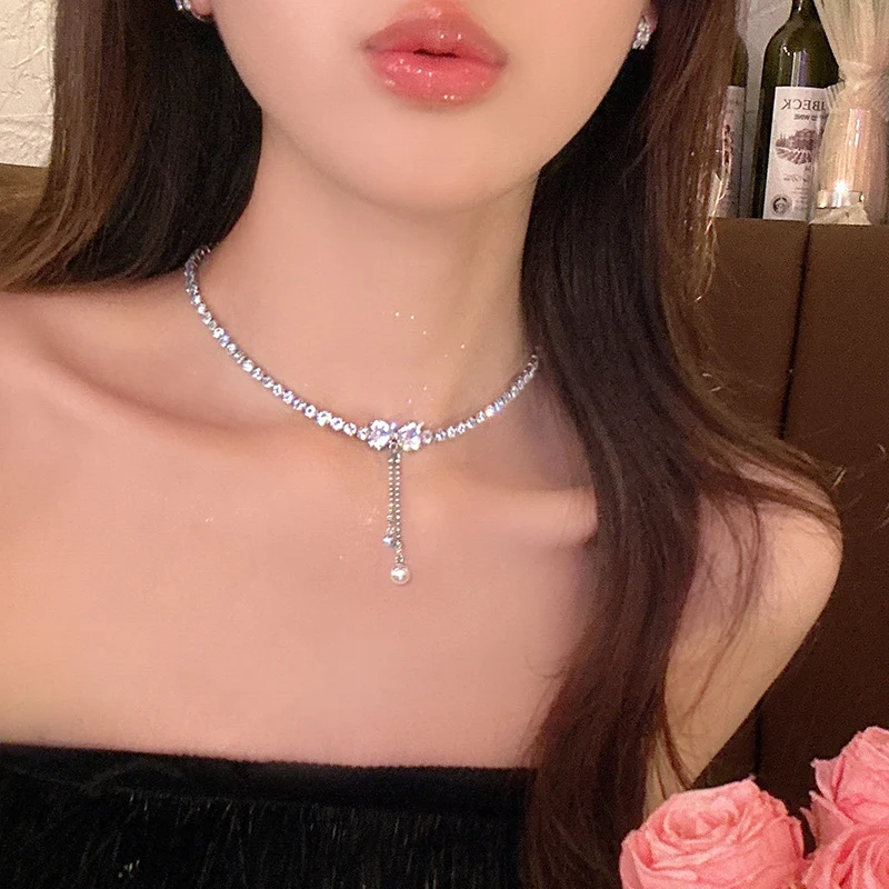 Strik parelketting Licht luxe minderheidsontwerp dames Een stijlvolle ketting die je outfit compleet maakt. Subtiel en elegant.