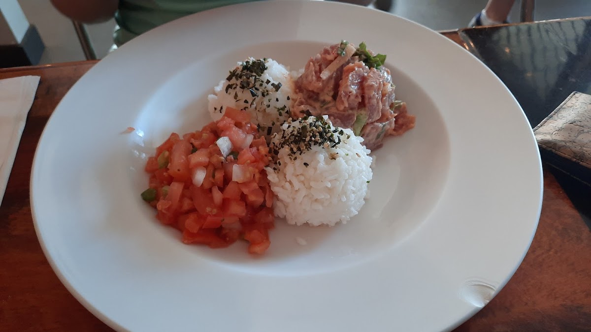 Hottie Poke and salmon side