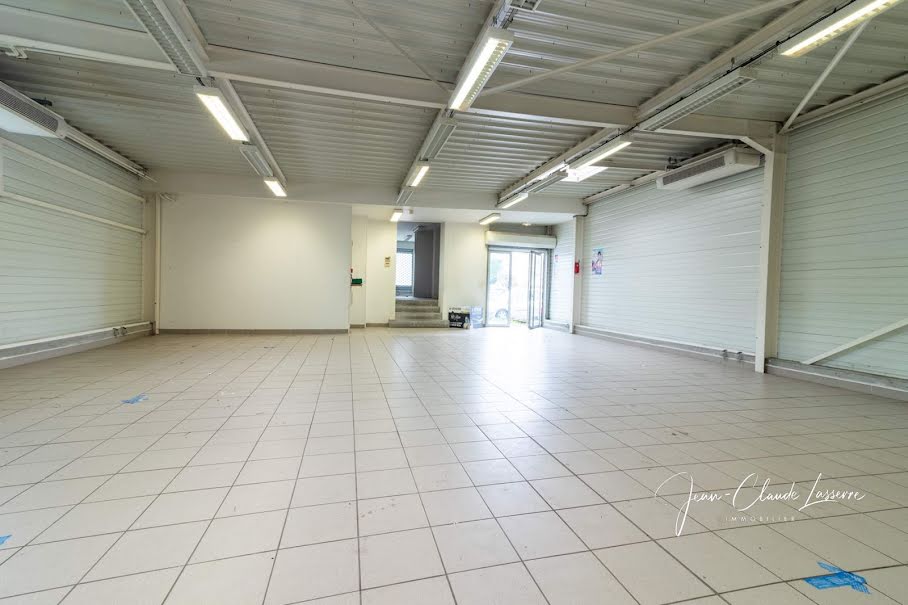 Vente locaux professionnels  345 m² à Saint-Doulchard (18230), 369 000 €