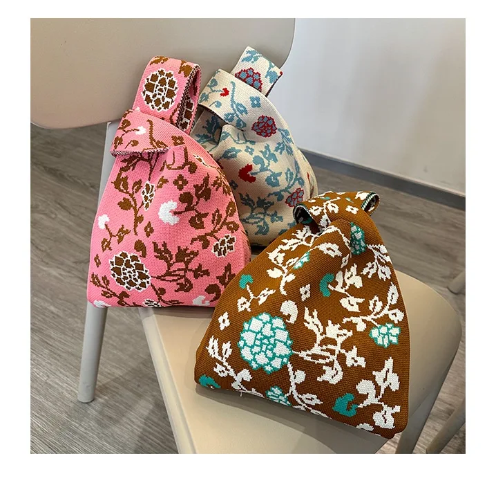 Różowa dzianinowa kamizelka torebka damska Stylowa i funkcjonalna idealna na co dzień Unikalny i modny design idealny na każdą okazję Przechowuj swoje niezbędniki z klasą