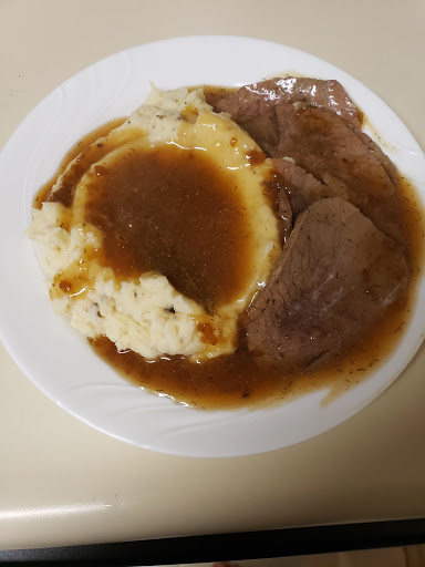 Roars beef eye of the round with garlic mash potatoes 