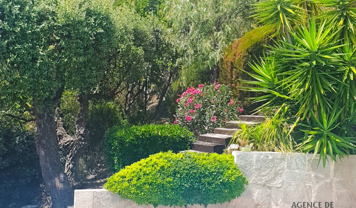 Villa avec piscine et terrasse La Londe-les-Maures