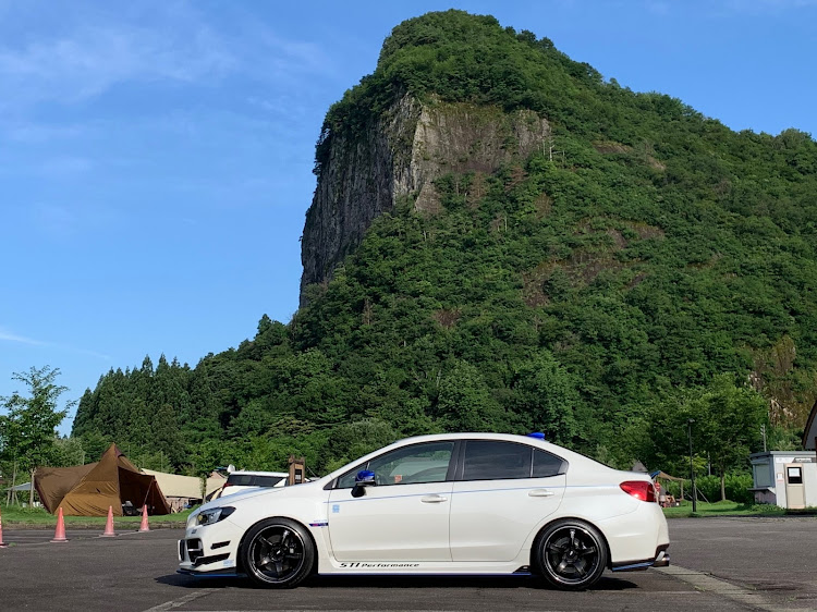 WRX STIの山と愛車・いつもイイネ&コメントありがとうございます🙇‍♂️・過去画像・山は沢山あるが、・ロケーションがよろしくない😔に関するカスタム事例の投稿画像1枚目