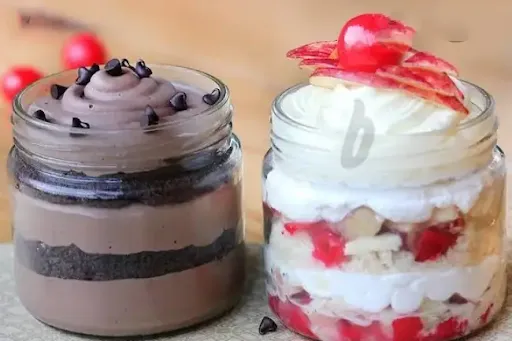 Pineapple Fruit Cake And Chocolate Choco Chip Cake In Jar [2 Pieces]