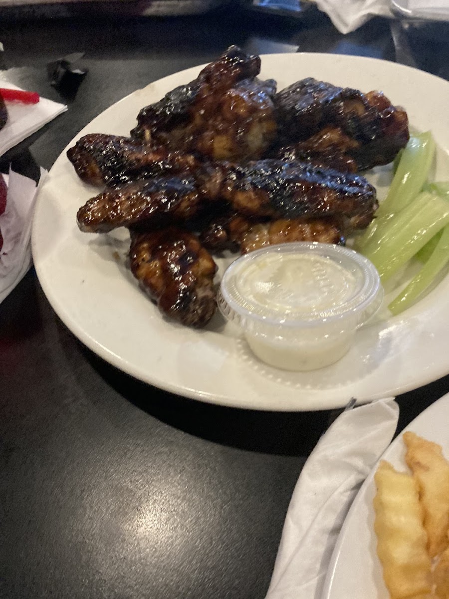 Chicken wings with bbq sauce