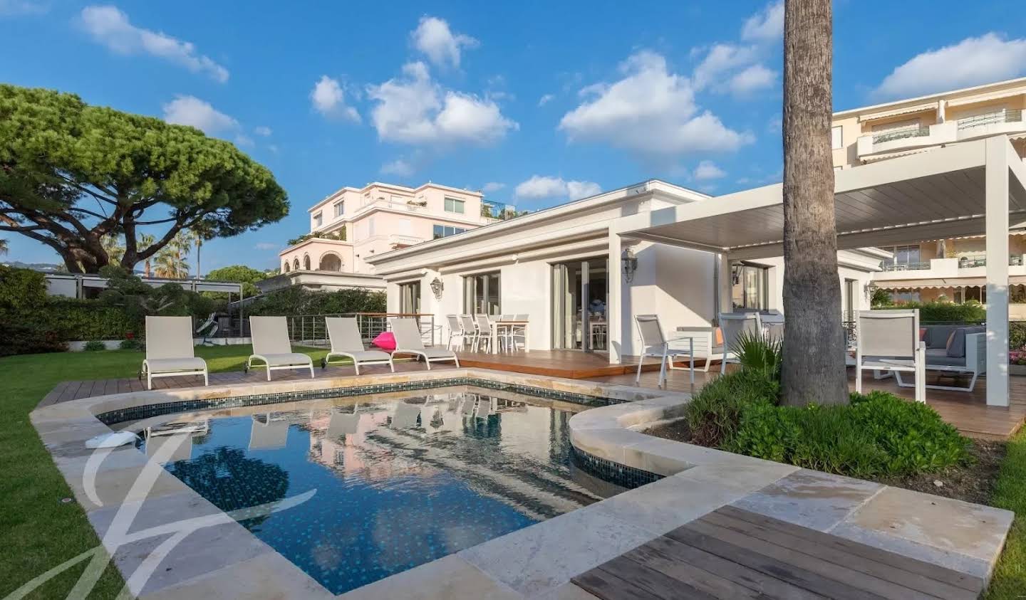 Property with pool Cannes