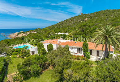 Seaside villa with pool 3