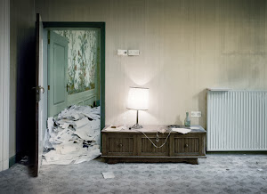 foto: © Eddo Hartmann<br />
Office 2, 2012<br />
c-print