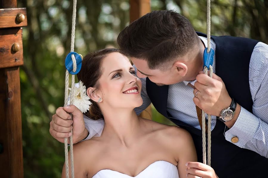 Fotógrafo de casamento Nikola Petrejčíková (petrejcikova). Foto de 2 de fevereiro 2019