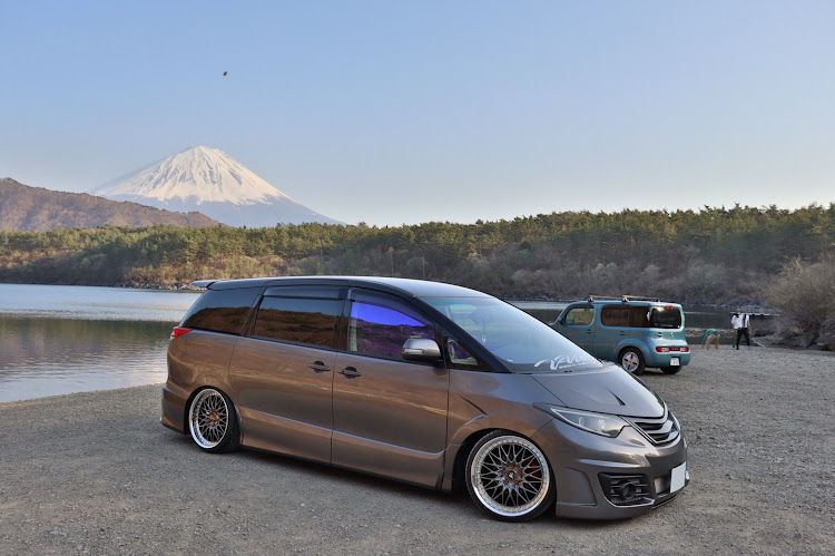 エスティマの低そうで低くない少し低い車・富士山・運営さん見てますか？・運営さん大好き❤に関するカスタム事例の投稿画像4枚目