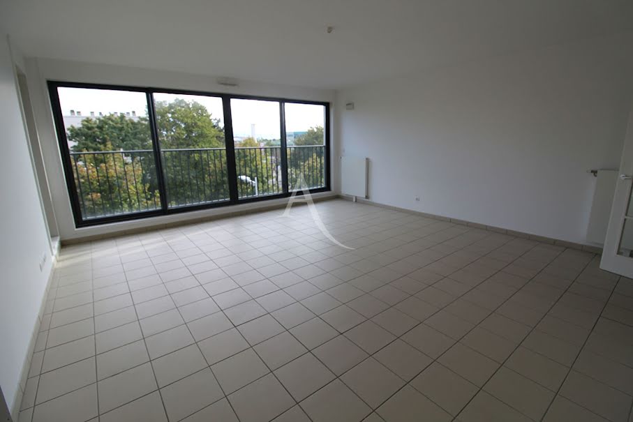 Location  appartement 4 pièces 114.74 m² à Dijon (21000), 939 €