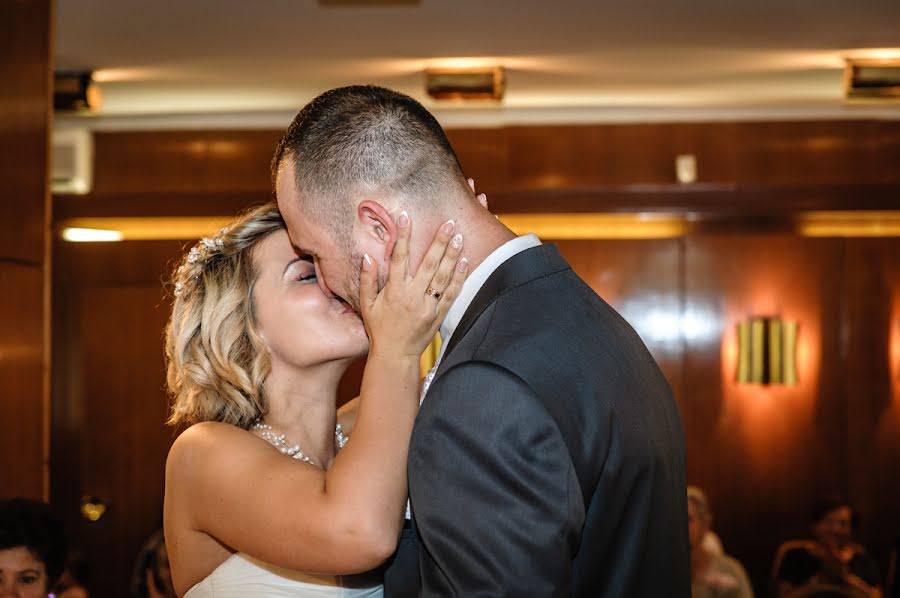 Fotógrafo de casamento Etele Simon (etelephoto). Foto de 3 de março 2019