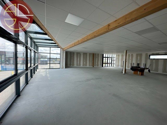 Location  locaux professionnels  1000 m² à Montauban (82000), 10 001 €