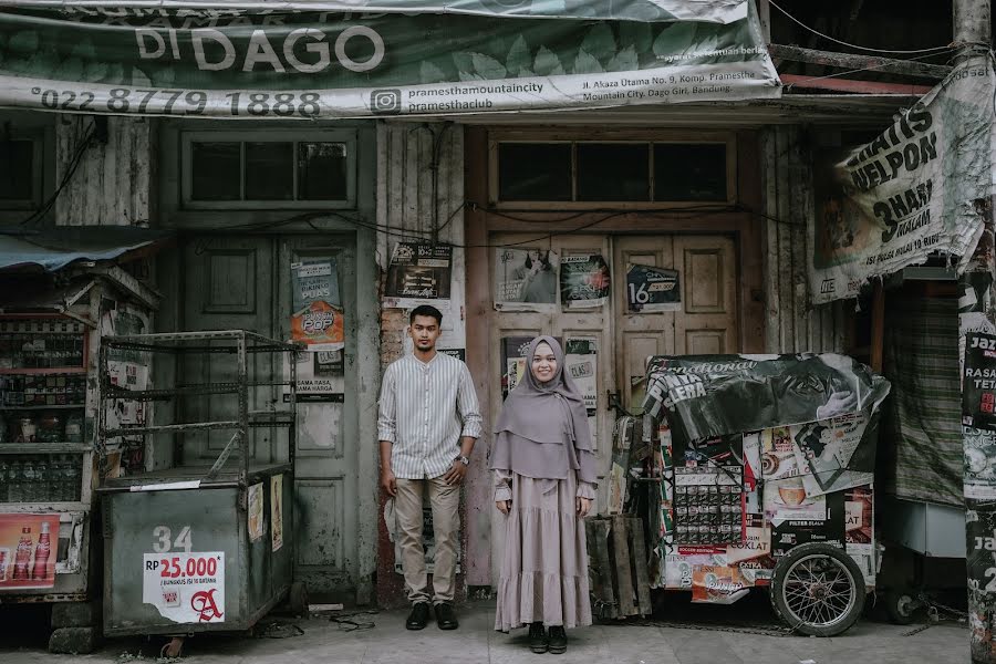 Fotógrafo de casamento Denden Syaiful Islam (dendensyaiful). Foto de 15 de setembro 2021