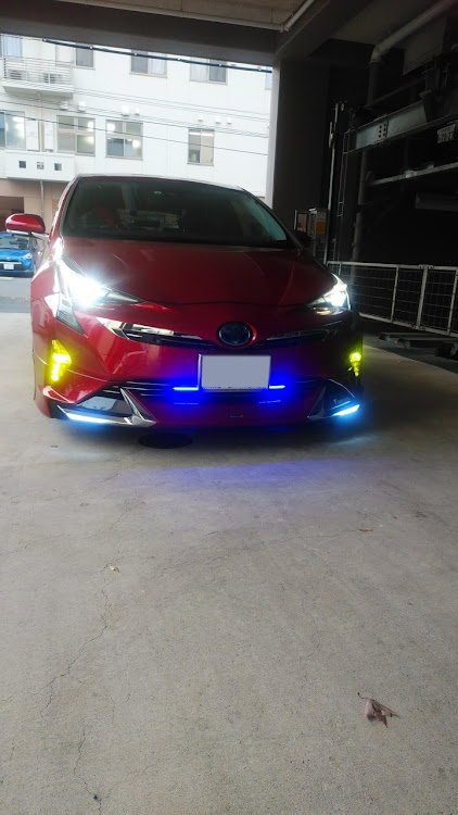 プリウスの雨・車検×二回目・ヤリス中々良いぞ・一度はオフ会参加したいに関するカスタム事例の投稿画像3枚目