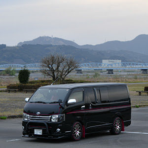 ハイエースバン TRH200V