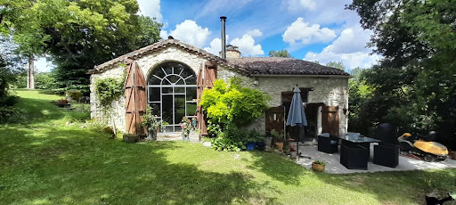 House with pool and garden 4