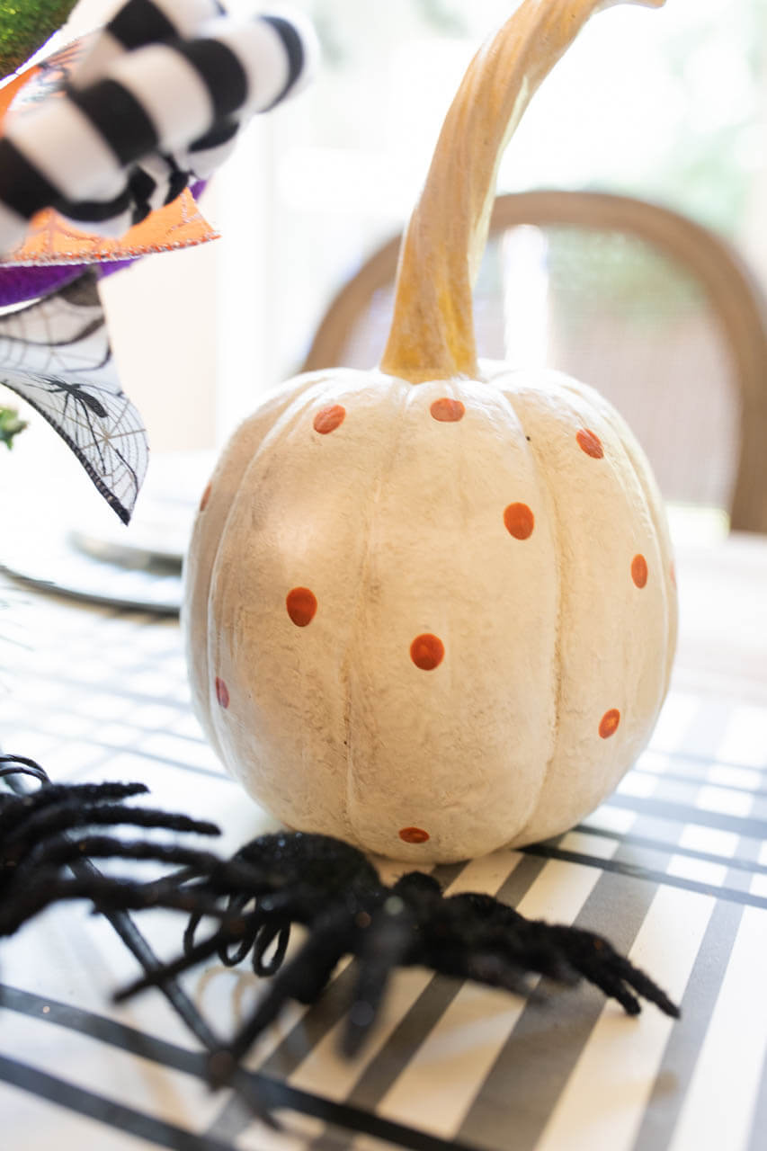 How to Throw a Halloween Party That Will Wow Your Guests - Decorator's ...