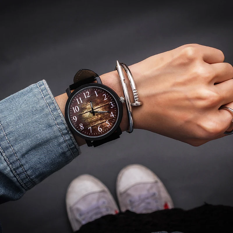 Relógio de pulso feminino Quartz com mostrador grande. Um relógio elegante para mulheres, perfeito para adicionar um toque de moda ao seu dia a dia.