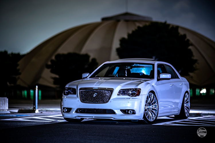 チャレンジャーのBPRO・やまびこドーム・カメ活・クライスラー300c・レクサスに関するカスタム事例の投稿画像2枚目
