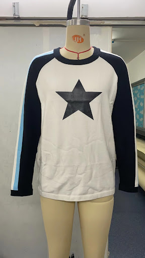 Title 4, Long-sleeved Loose Casual Knitted Sweater