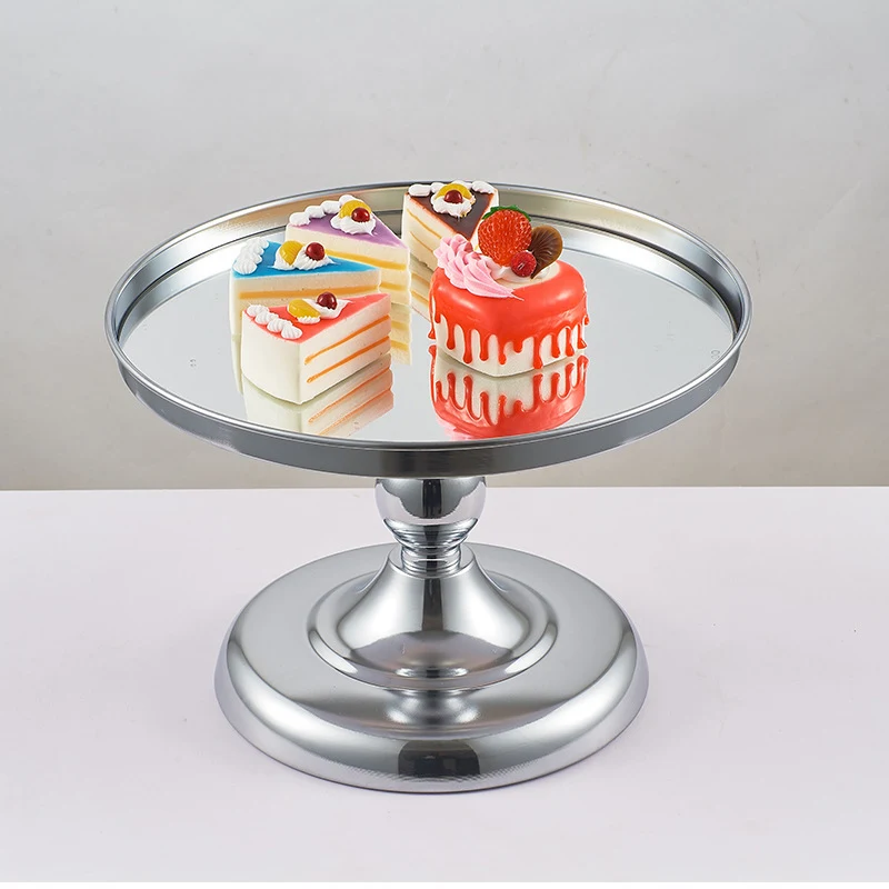 Présentoir à gâteau de mariage en fer forgé simple de style européen, idéal pour sublimer votre réception.