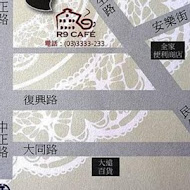 R9 Café 蜜糖吐司、鬆餅專賣店