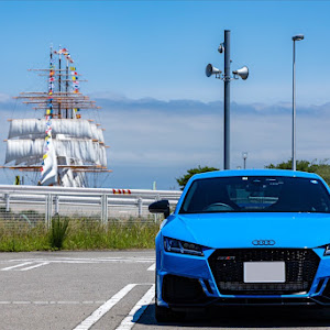 TT RS クーペ A6