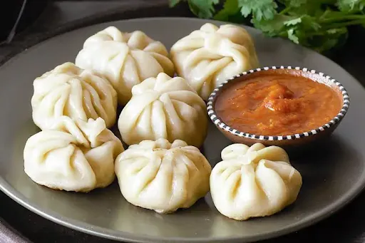 Veg Steamed Momos [10 Pieces]